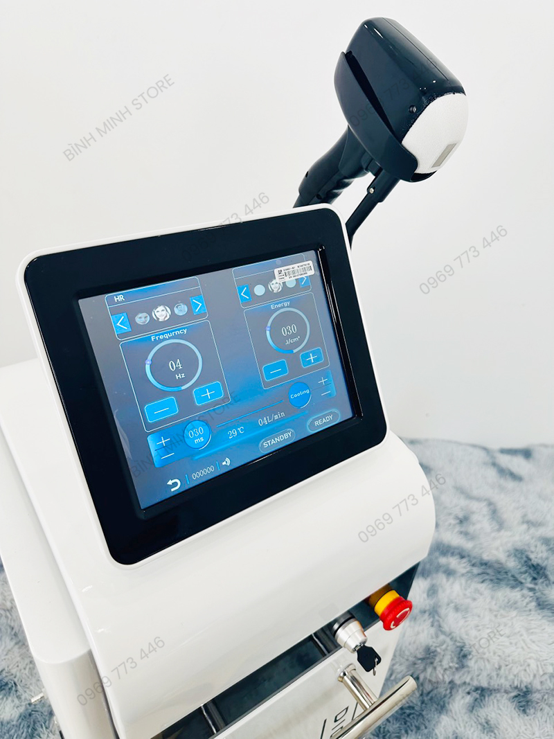 man-hinh-hien-thi-may-triet-long-diode-laser-810