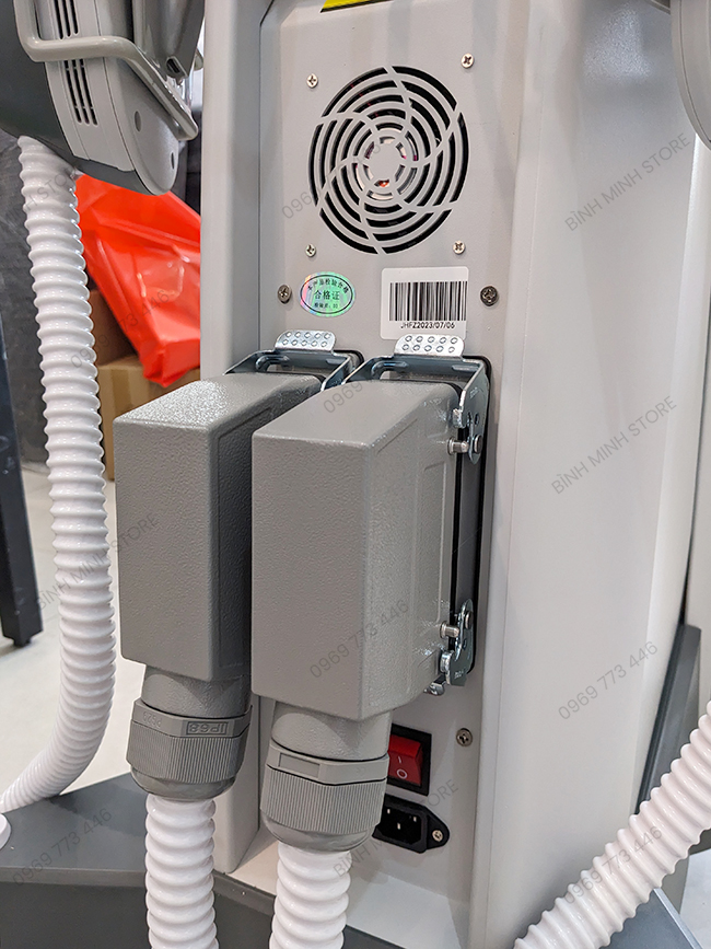 tay-cam-cong-nghe-cao-2