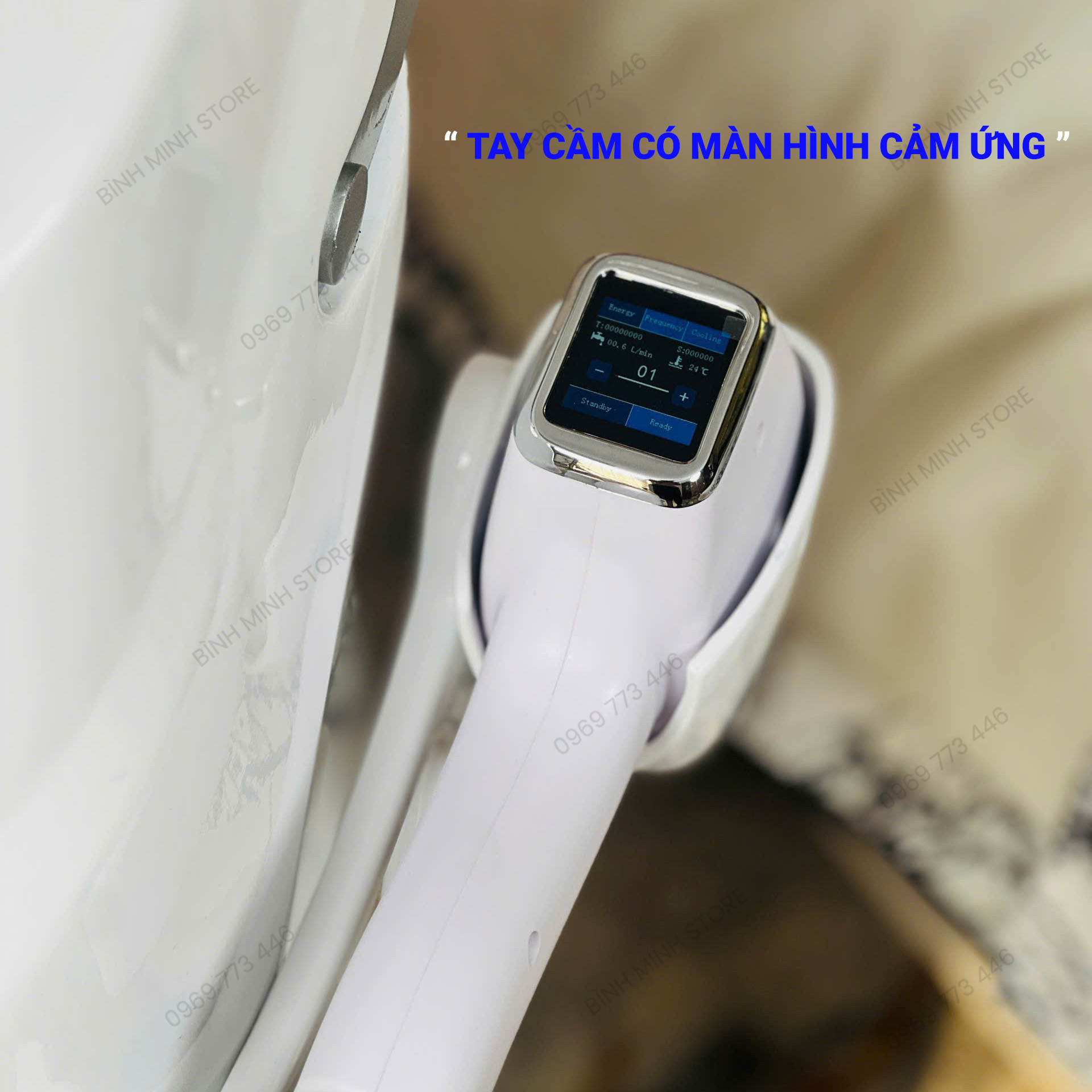 tay-cam-triet-long-lanh-co-man-hinh-cam-ung